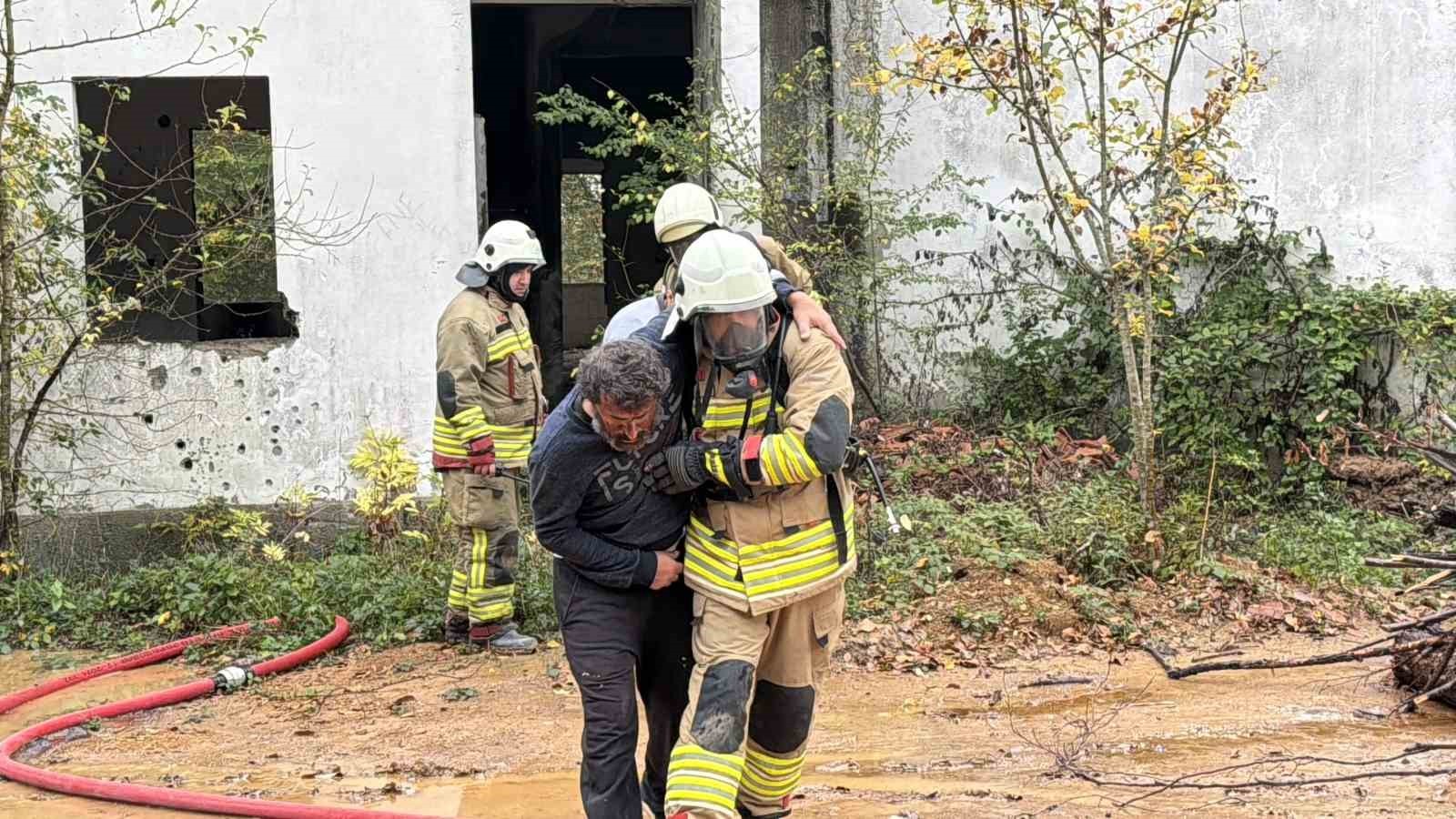 DÜZCE’DE SENARYO GEREĞİ ÇIKAN ORMAN YANGININA MÜDAHALE EDİP YARALANANLARA YÖNELİK YAPILAN TATBİKAT...