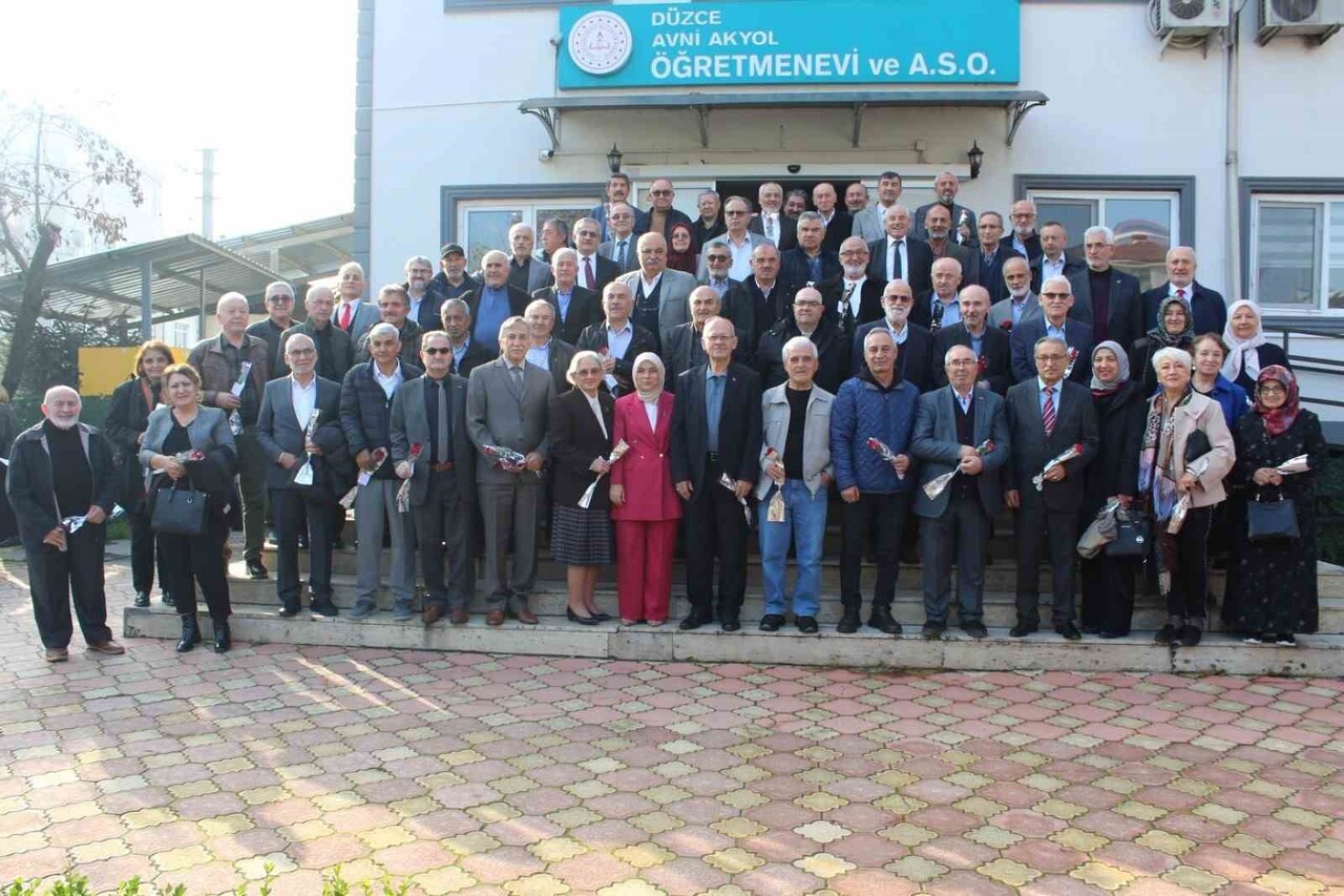 DÜZCE İL MİLLİ EĞİTİM MÜDÜRLÜĞÜNCE HAYATA GEÇİRİLEN "MAARİFİN ÇINARLARINA VEFA" PROJESİ...