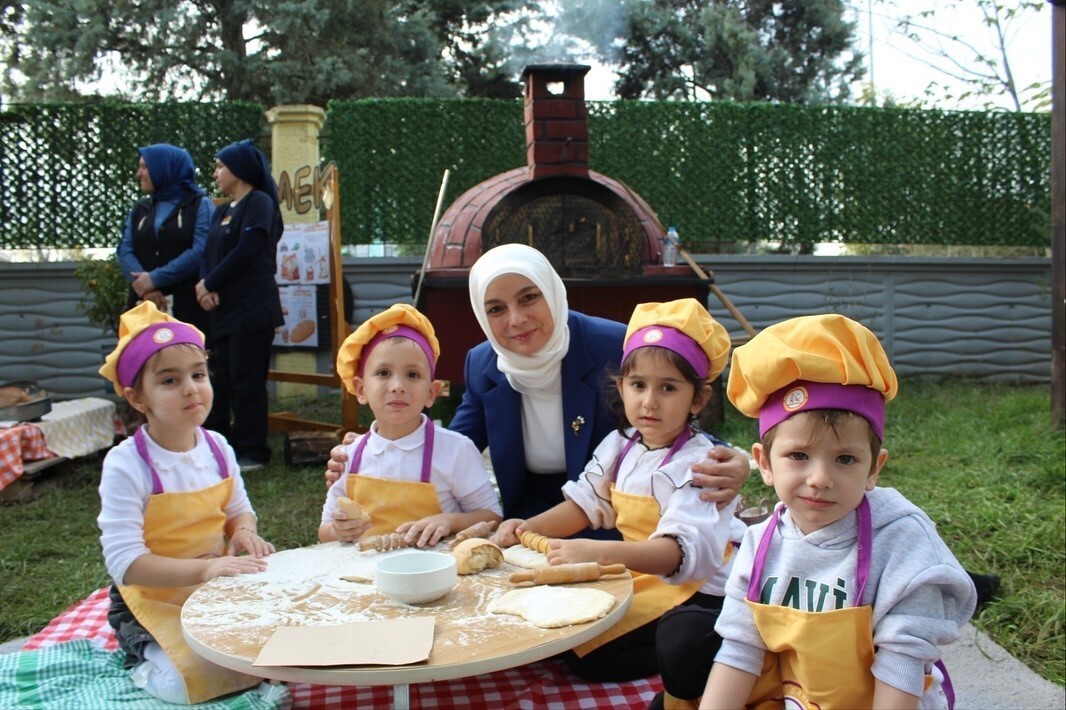 DÜZCE İL MİLLİ EĞİTİM MÜDÜRLÜĞÜNÜN YÜRÜTTÜĞÜ “EVVEL ZAMAN İZİNDE MASAL PROJESİ”, AİLE YILI...