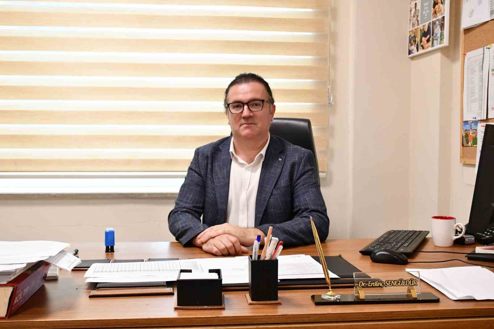 DÜZCE ÜNİVERSİTESİ TIP FAKÜLTESİ ACİL TIP ANABİLİM DALI BAŞKANI DR. ÖĞR. ÜYESİ ERDİNÇ ŞENGÜLDÜR...