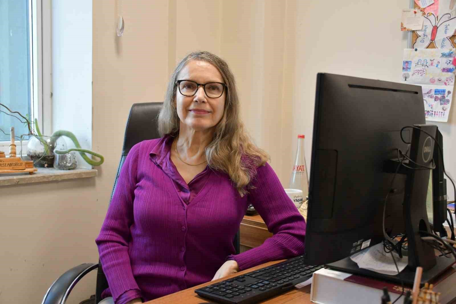 DÜZCE ÜNİVERSİTESİ TIP FAKÜLTESİ ÇOCUK ENDOKRİNOLOJİ BİLİM DALI BAŞKANI PROF. DR. İLKNUR...