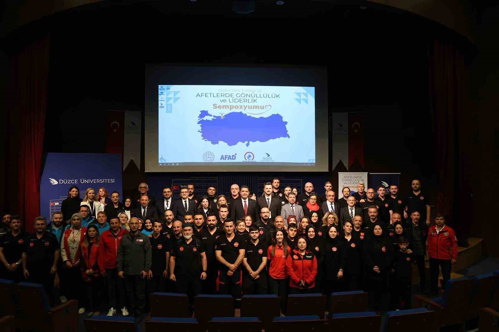 DÜZCE VALİLİĞİ, DÜZCE BELEDİYESİ, DÜZCE ÜNİVERSİTESİ VE AFAD BAŞKANLIĞI İŞ BİRLİĞİYLE DÜZENLENEN...