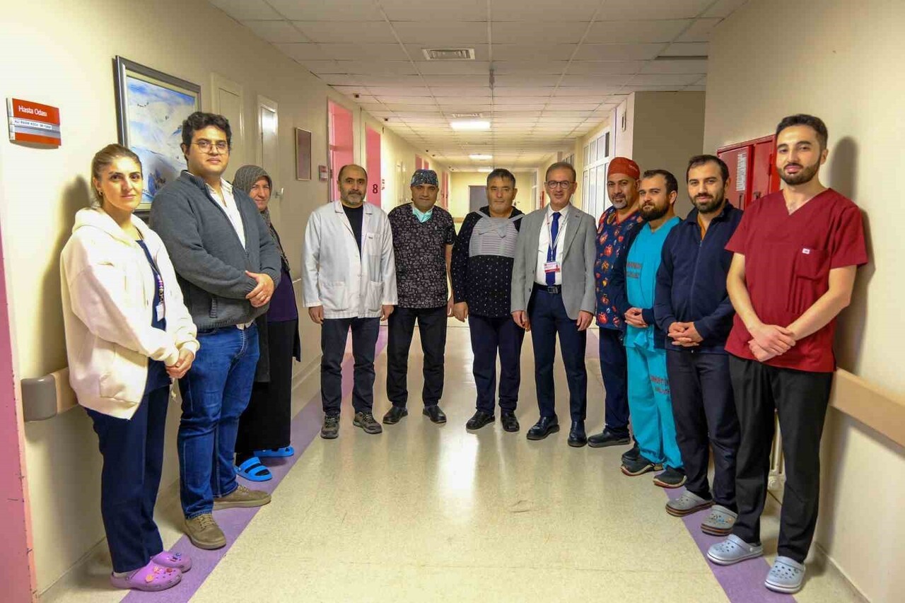 ECMO CİHAZI İLE SİVAS’TA GERÇEKLEŞTİRİLEN İLK BAŞARILI OPERASYON SİVAS CUMHURİYET ÜNİVERSİTESİ...