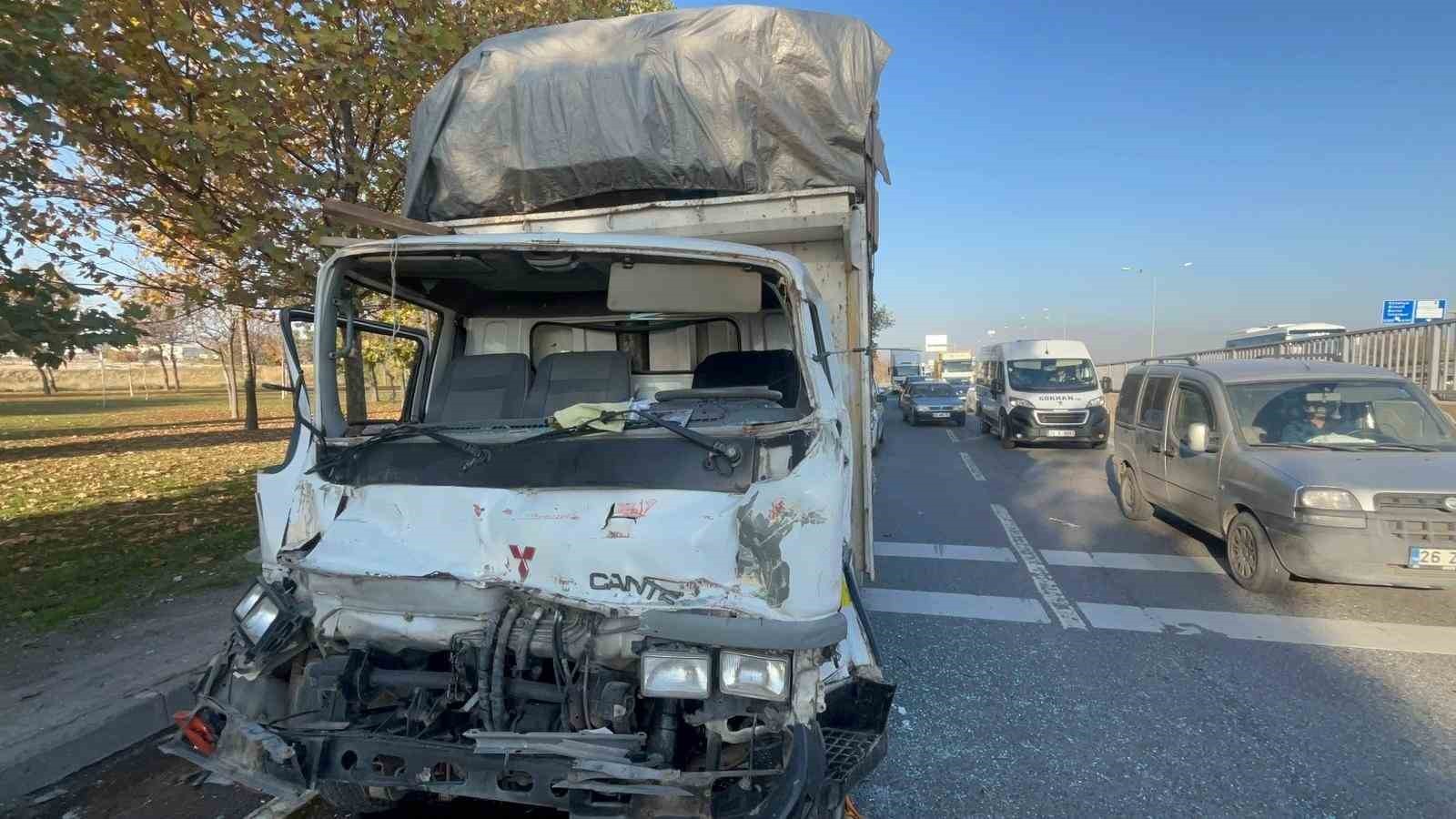 EDİNİLEN BİLGİLERE GÖRE HASAN A. (70) İDARESİNDEKİ 26 SC 359 PLAKALI KARTON YÜKLÜ KAMYONET...