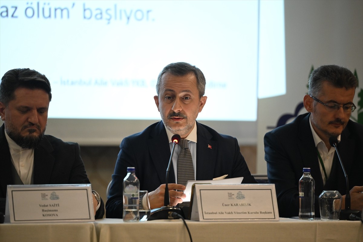 Edirne'de İslam Alimleri Vakfınca "Kendi Gök Kubbemiz Balkan Alimleri Buluşması-2" programında...