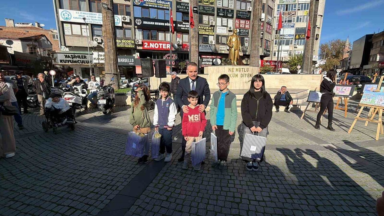 EDREMİT İLÇE JANDARMA KOMUTANLIĞI KOORDİNESİNDE "2025 AİLE YILI" VE "25 KASIM KADINA YÖNELİK...