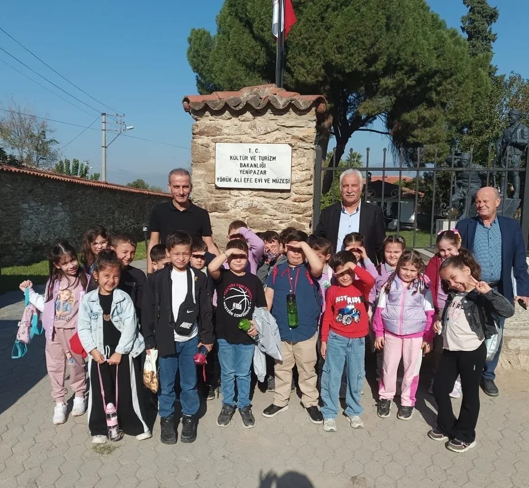 EFELER İLÇE MİLLİ EĞİTİM MÜDÜRLÜĞÜ’NÜN “ONLAR DİRİDİRLER: ŞÜHEDAYA SAYGI” PROJESİ KAPSAMINDA...