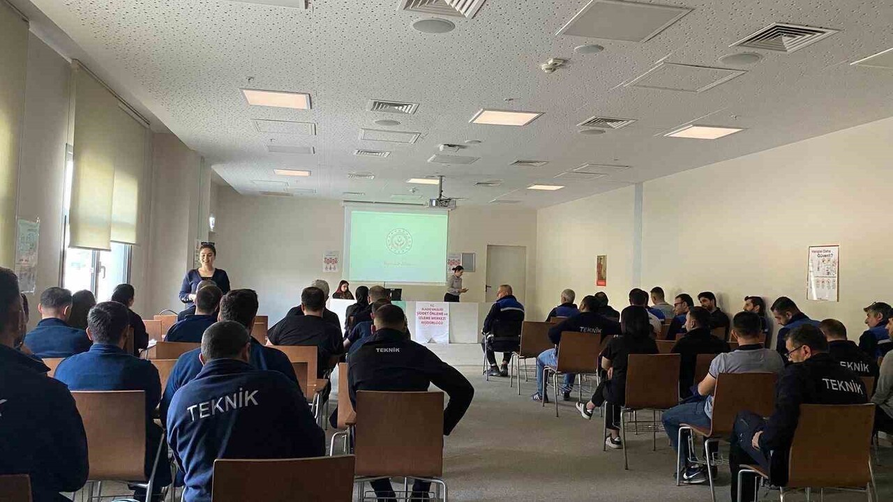 ELAZIĞ AİLE VE SOSYAL HİZMETLER İL MÜDÜRLÜĞÜ TARAFINDAN KADINA YÖNELİK ŞİDDETLE MÜCADELE...