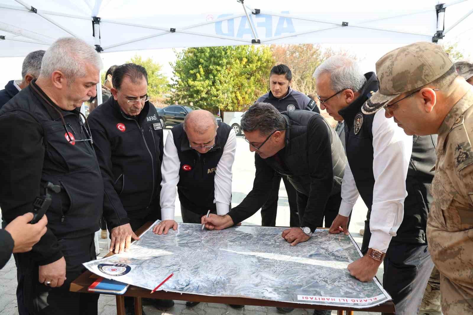 ELAZIĞ’DA KAYIP 11 YAŞINDAKİ OTİZMLİ ÇOCUĞU ARAMA ÇALIŞMALARI 3’ÜNCÜ GÜNÜNDE 228 KİŞİLİK EKİP İLE...