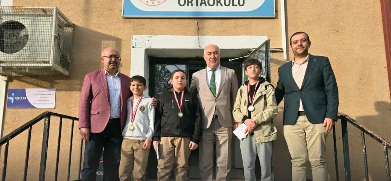 EMİRDAĞ ATATÜRK ORTAOKULU’NDA ‘SATRANÇ TURNUVASI’ SONA ERDİ