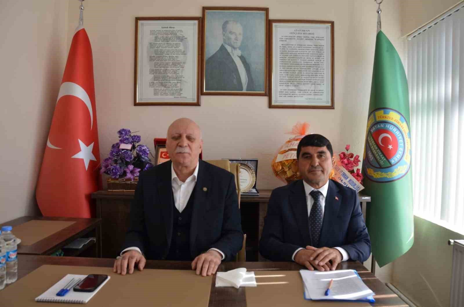 ERZİNCAN’DA KONUŞAN BAYRAKTAR: "HAYVANCILIĞIN SÜRDÜRÜLEBİLİRLİĞİ İÇİN DESTEK ŞART"