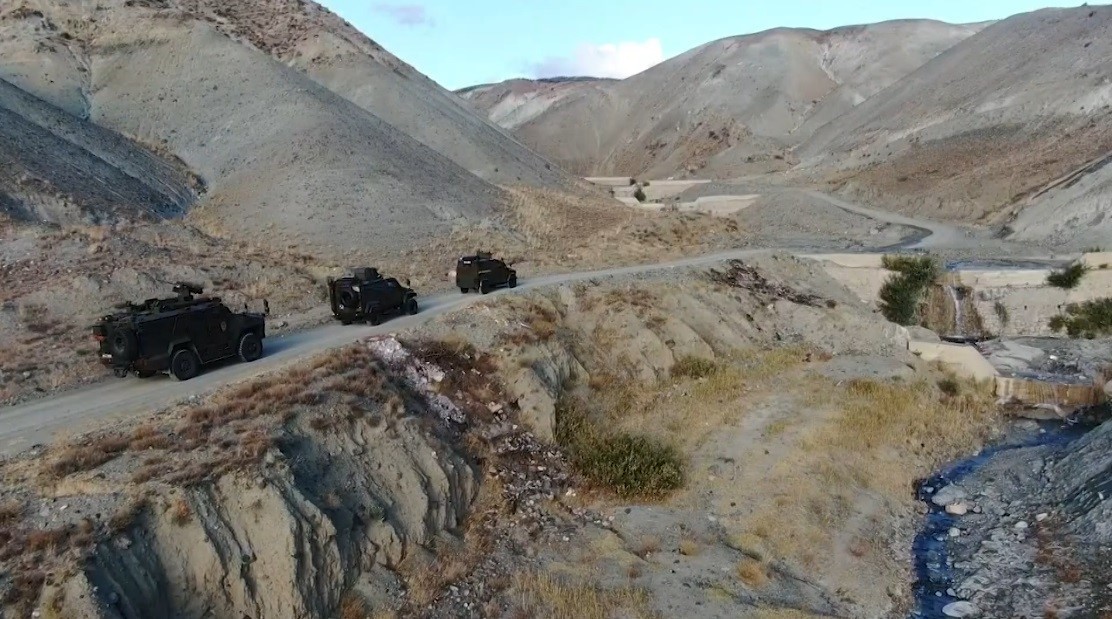 ERZİNCAN İL EMNİYET MÜDÜRLÜĞÜ ÖZEL HAREKAT TİMLERİNİN KIRSAL EĞİTİM SAHASINDA DÜZENLEDİĞİ...