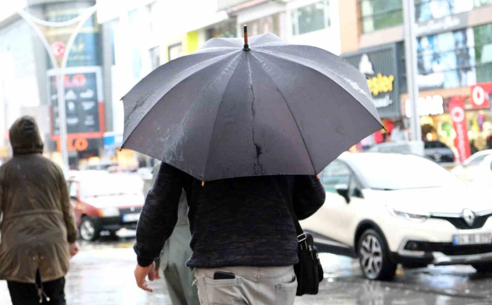 ERZİNCAN VE ÇEVRESİNDE AKŞAM SAATLERİNDEN İTİBAREN SAĞANAK YAĞIŞ BEKLENİYOR