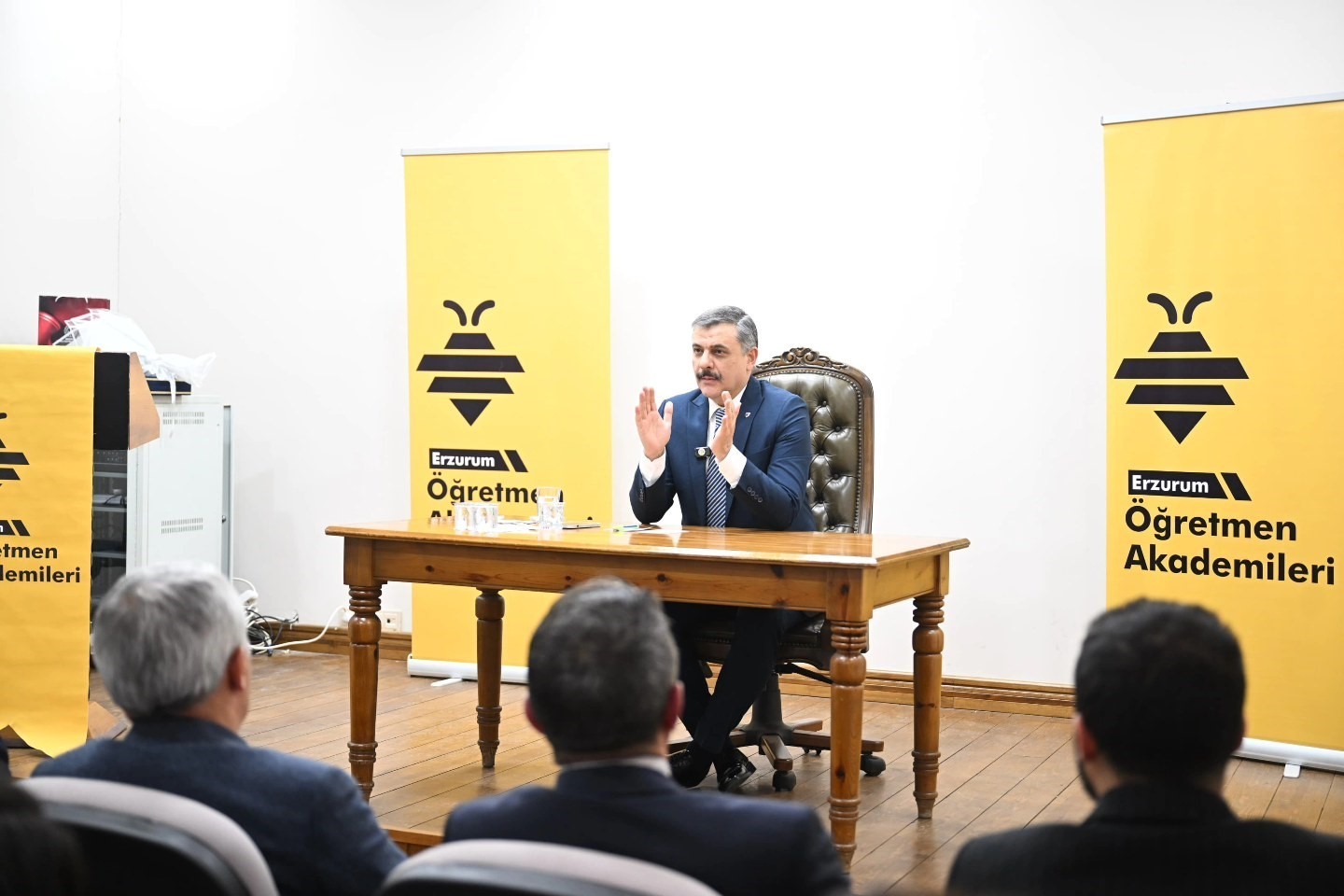 ERZURUM'DAKİ GÖREVİNDE 25. AYINI VE MESLEKTE 28. YILINI DOLDURAN VALİ MUSTAFA ÇİFTÇİ...