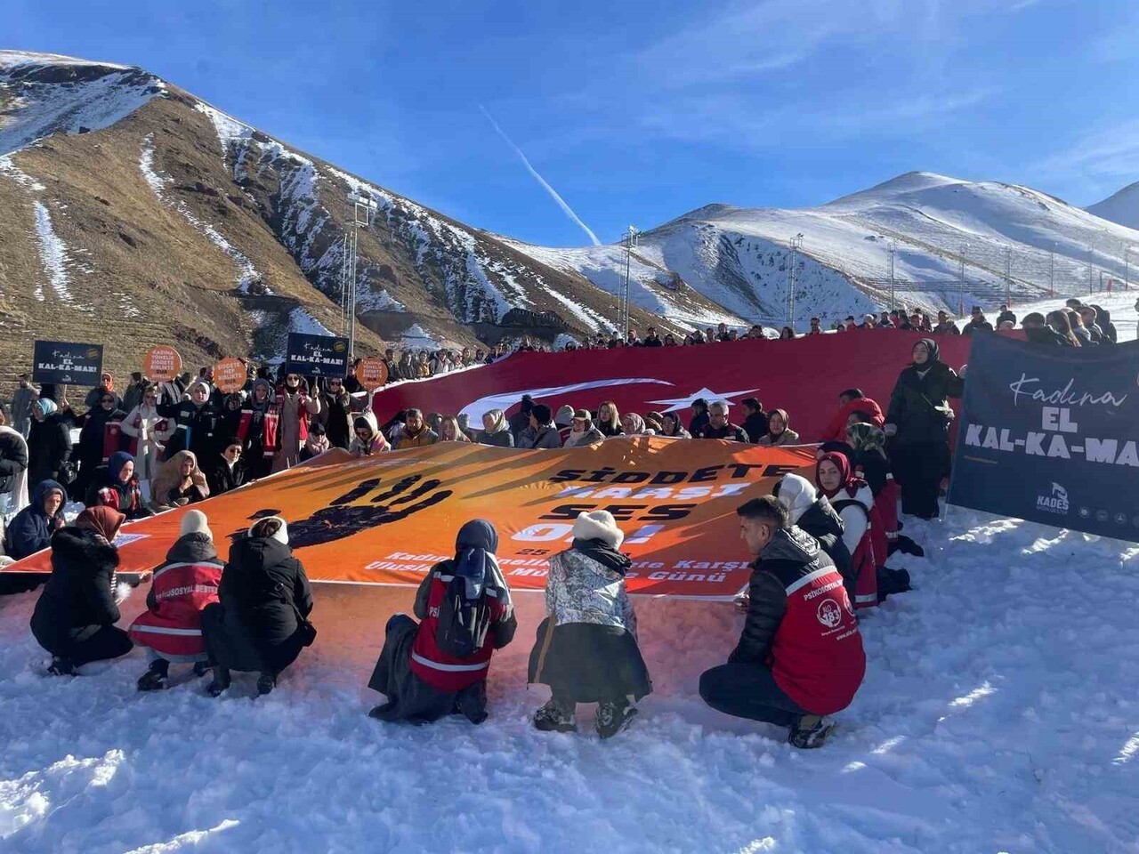 ERZURUM AİLE VE SOSYAL HİZMETLER İL MÜDÜRLÜĞÜ’NÜN KOORDİNASYONUNDA, PALANDÖKEN KAYAK MERKEZİ’NDE...