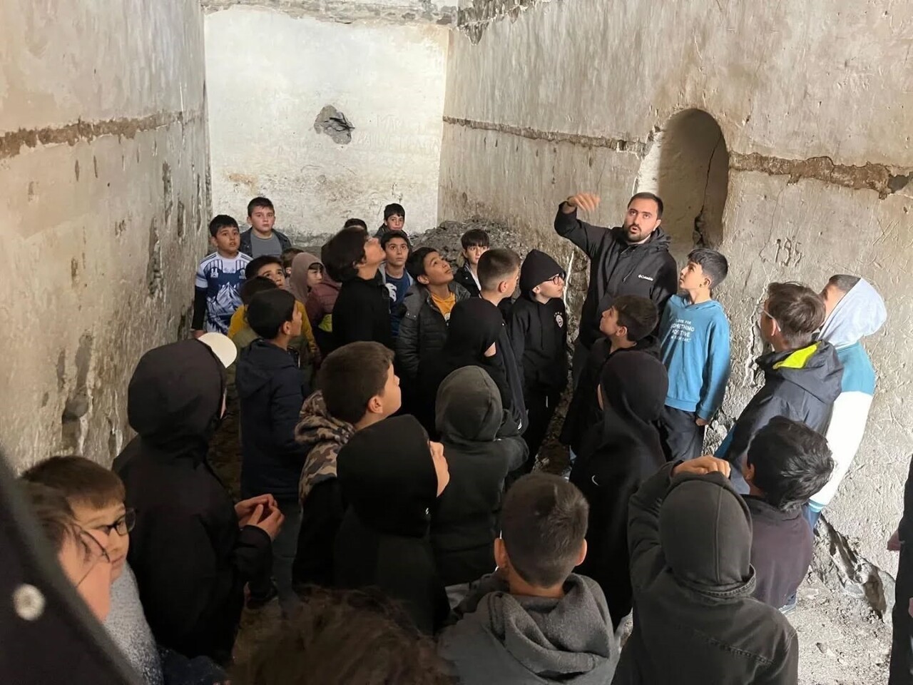 ERZURUM’DA EBU İSHAK VAKFI VE EMİN EĞİTİM DERNEĞİ, "TARİHİN İZİNDE ECDADA VEFA PROJESİ" KAPSAMINDA...