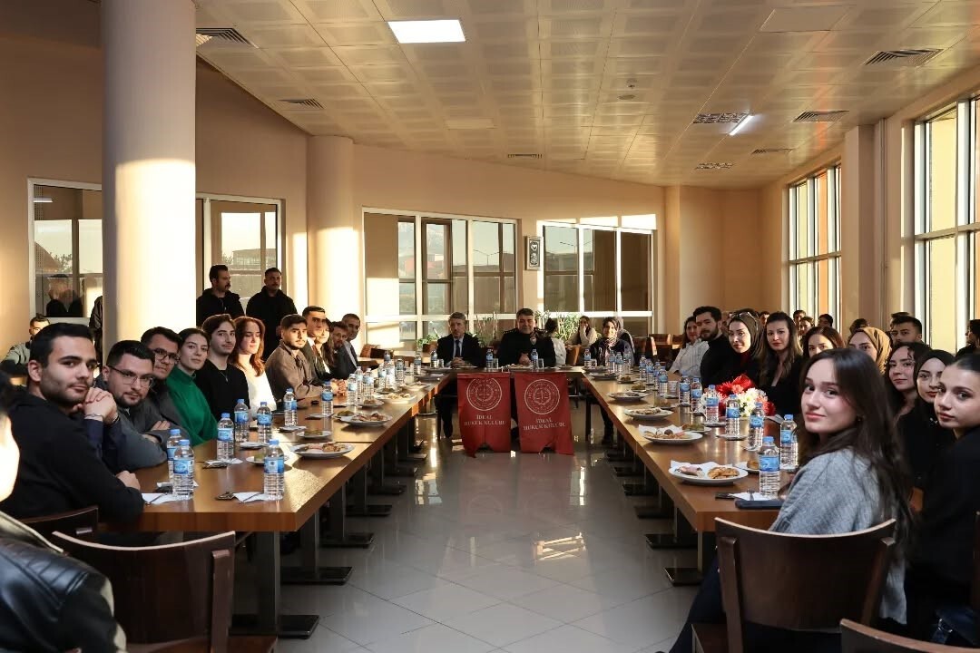 ERZURUM İL EMNİYET MÜDÜRÜ  ONUR KARABURUN, ATATÜRK ÜNİVERSİTESİ HUKUK FAKÜLTESİ ÖĞRENCİLERİ İLE...