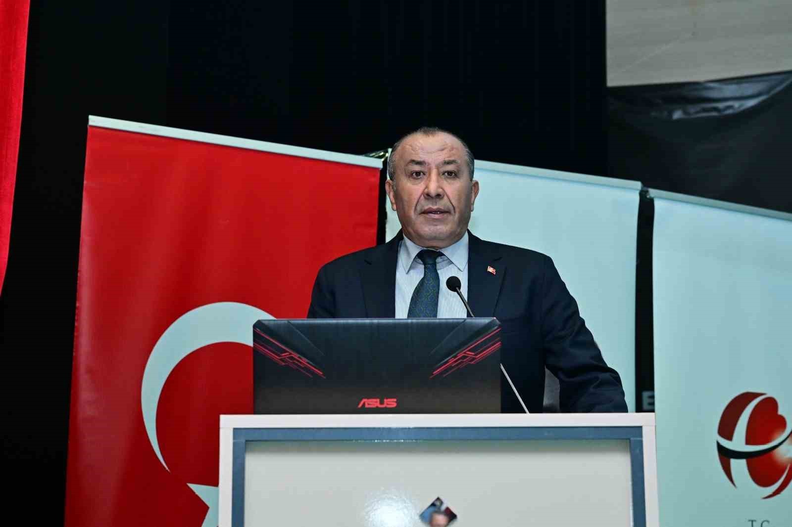 ESKİŞEHİR'DE 'KİŞİSEL VERİLERİ KORUMA' TOPLANTISINDA KONUŞAN VALİ HÜSEYİN AKSOY, "BİREYLERİN...