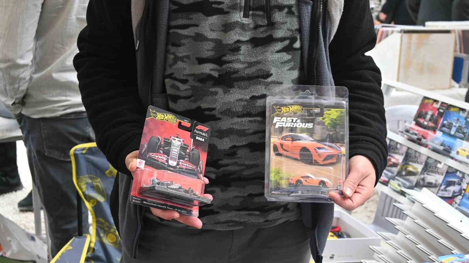 ESKİŞEHİR'DE HER YAŞTAN VATANDAŞ KENDİLERİNE YENİ BİR HOBİ OLARAK 'MİNYATÜR ARABA...