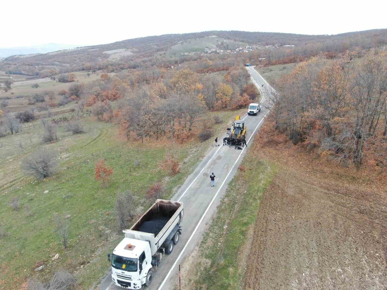 ESKİŞEHİR'İN İNÖNÜ İLÇESİ'NDE BOZULAN YOL YÜZEYLERİNDE VATANDAŞLARIN ULAŞIM KONFORU VE...