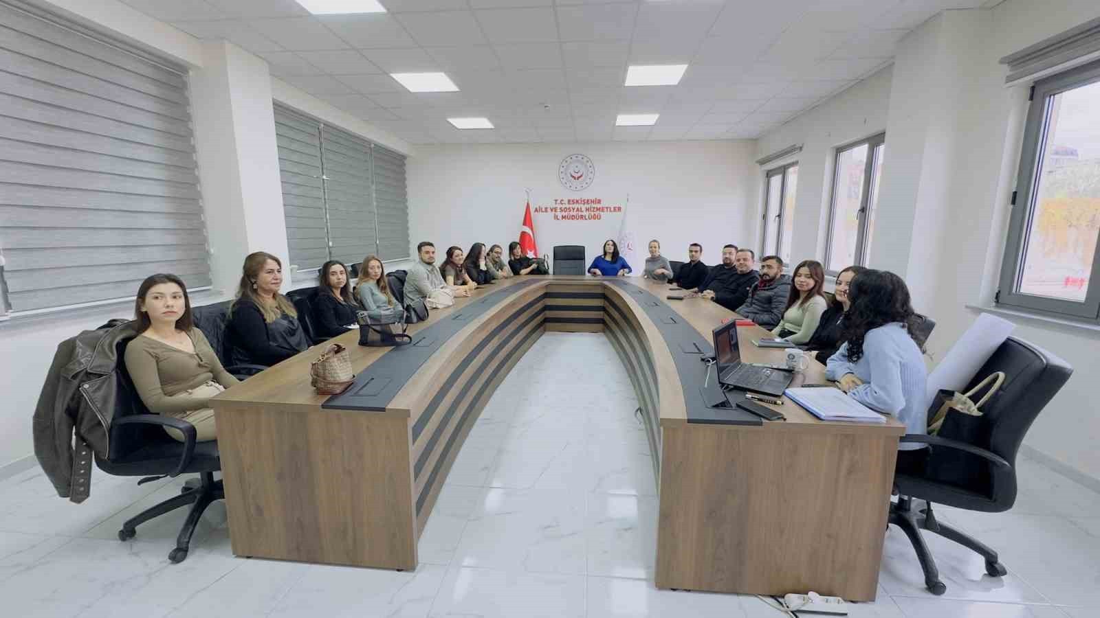 ESKİŞEHİR AİLE VE SOSYAL HİZMETLER İL MÜDÜRLÜĞÜ'NCE 'AFET VE ACİL DURUMLARDA PSİKOSOSYAL DESTEK...