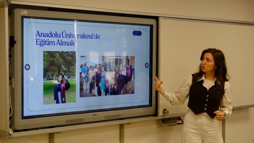 ESKİŞEHİR BÜYÜKŞEHİR BELEDİYESİ’NDE (EBB) GÖREV YAPAN SOSYAL HİZMET UZMANI DERYA YAVLAR