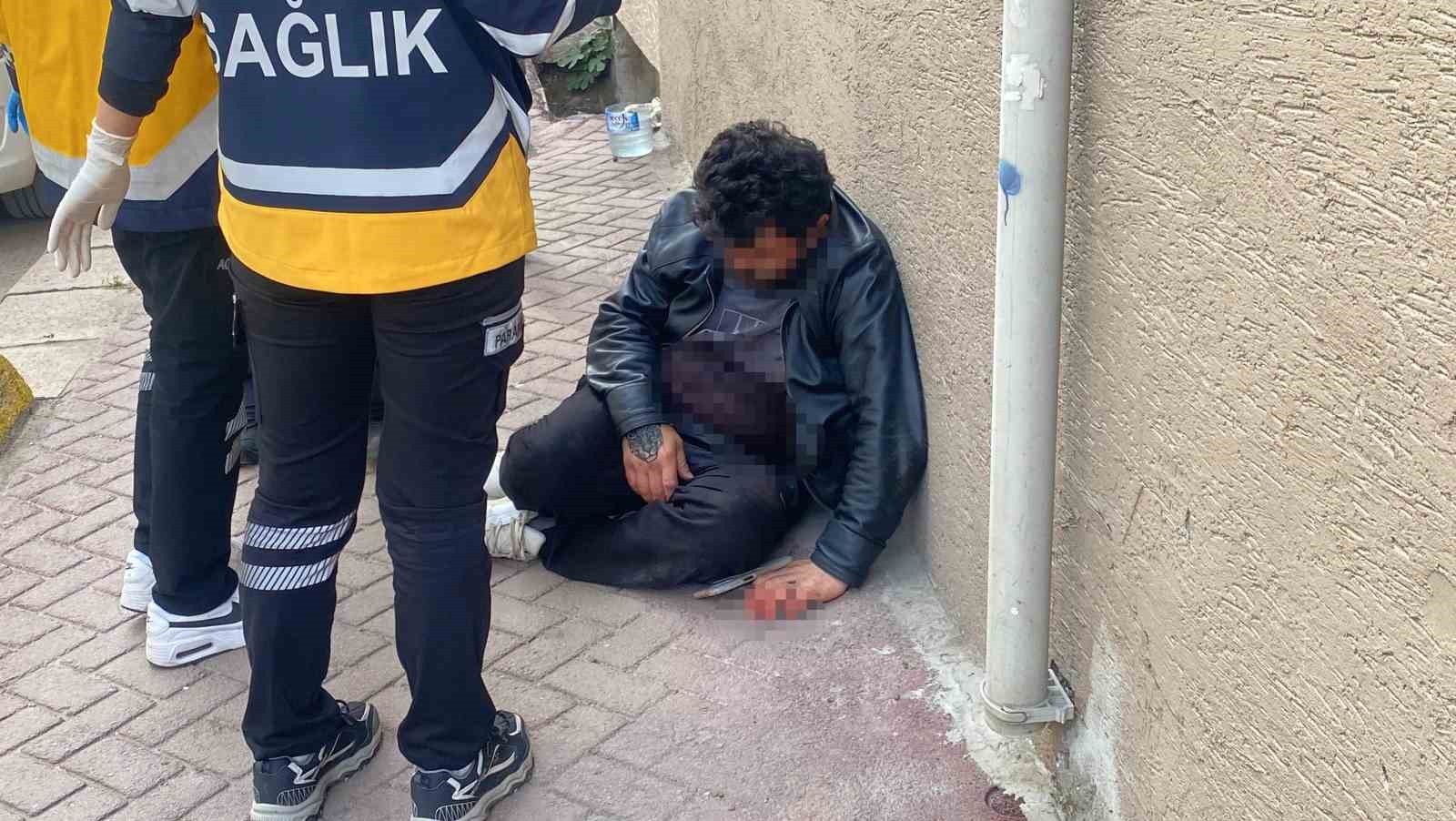 ESKİŞEHİR’DE KARNINDAN BIÇAKLA DERİN YARALANAN 43 YAŞINDAKİ ŞAHIS 112’Yİ ARAYARAK YARDIM İSTEDİ....