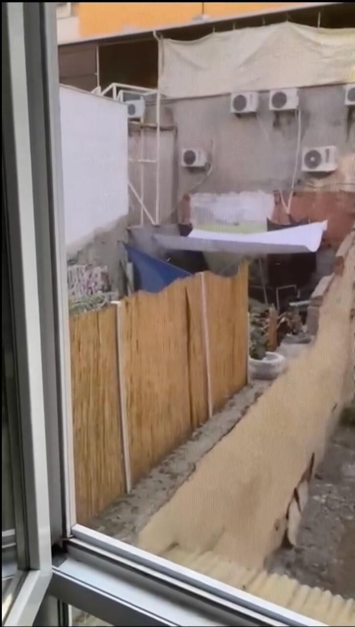 ESKİŞEHİR’DE KÖPEĞE EZİYET EDEN ŞAHIS POLİS TARAFINDAN YAKALANIRKEN, ŞAHSA İŞLEM YAPILDI. EZİYET...