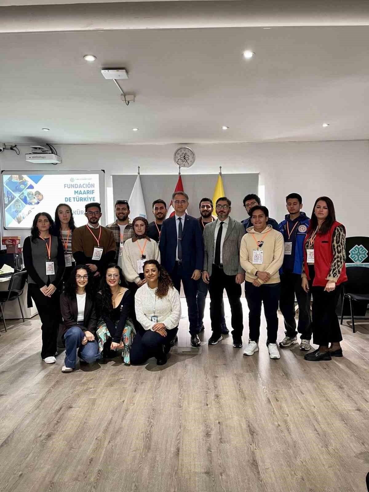 ESKİŞEHİR GENÇLİK VE SPOR İL MÜDÜRLÜĞÜ SUAT ÇELİK GENÇLİK MERKEZİ'NDEN BİR GRUP GENÇ...