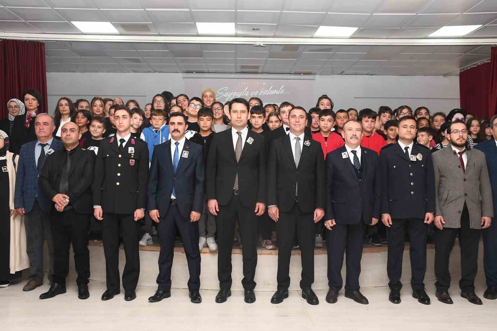 ESKİŞEHİR’İN BEYLİKOVA İLÇESİ’NDE 10 KASIM ATATÜRK’Ü ANMA GÜNÜ KAPSAMINDA PROGRAM...