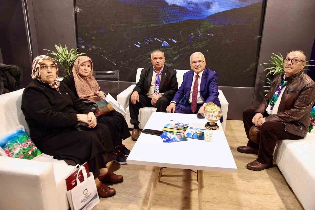 ETKİNLİKTE, VATANDAŞIN YOĞUN İLGİSİYLE KARŞILAŞAN ORDU BÜYÜKŞEHİR BELEDİYE BAŞKANI DR. MEHMET...