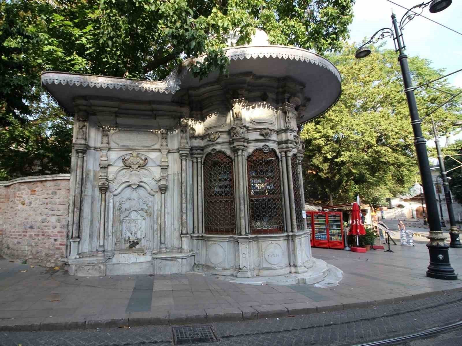 FATİH BELEDİYESİ, İSTANBUL’UN KADİM VAKIF KÜLTÜRÜNÜN SİMGELERİ OLAN SEBİLLERİ RESTORE EDEREK...