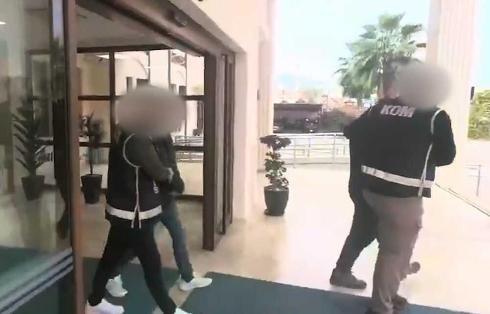 FETHİYE’DE TELEFON DOLANDIRICILARI YAKALANDI