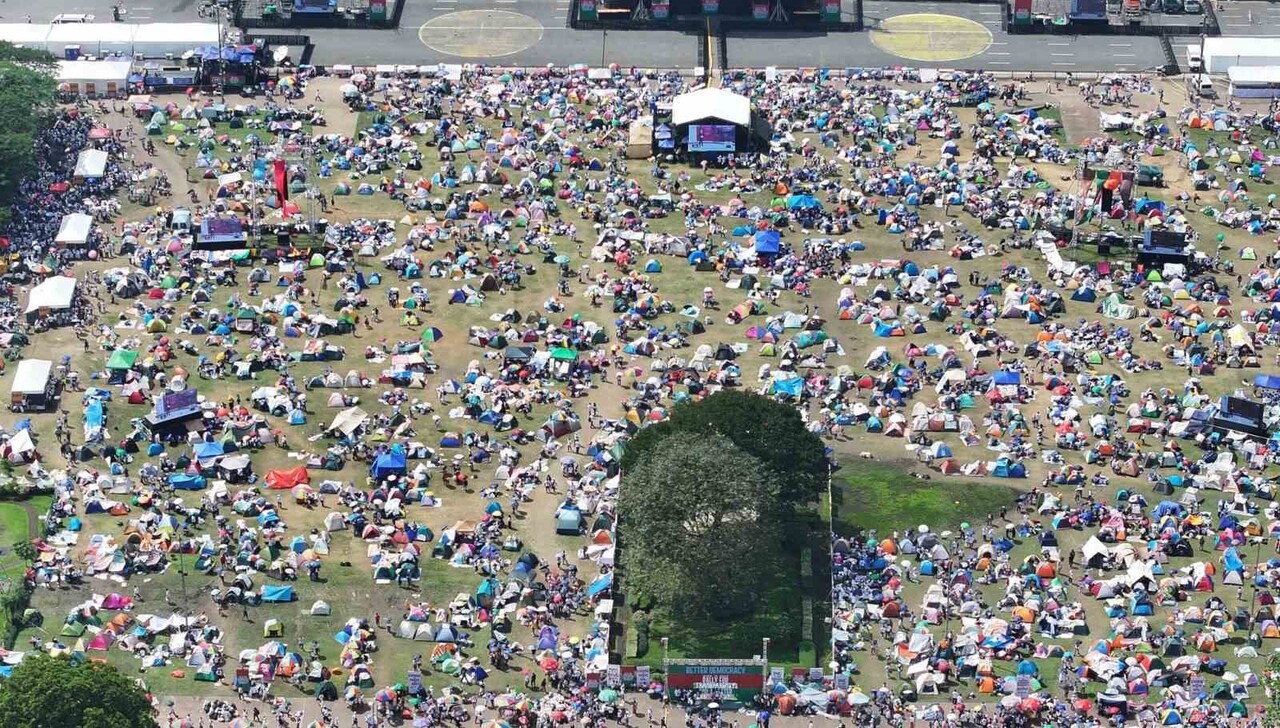 FİLİPİNLER’DE 650 BİNDEN FAZLA KİŞİ, YOLSUZLUK İDDİALARININ ARDINDAN SOKAKLARA DÖKÜLDÜ