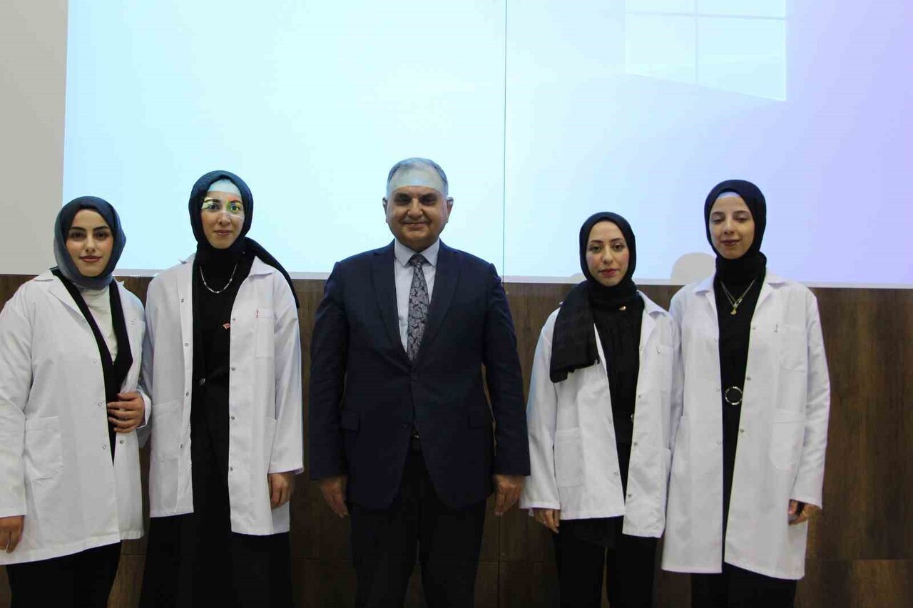 FIRAT ÜNİVERSİTESİ (FÜ) EĞİTİM FAKÜLTESİ TARAFINDAN BİRİNCİ SINIF ÖĞRENCİLERİNE YÖNELİK DÜZENLENEN...