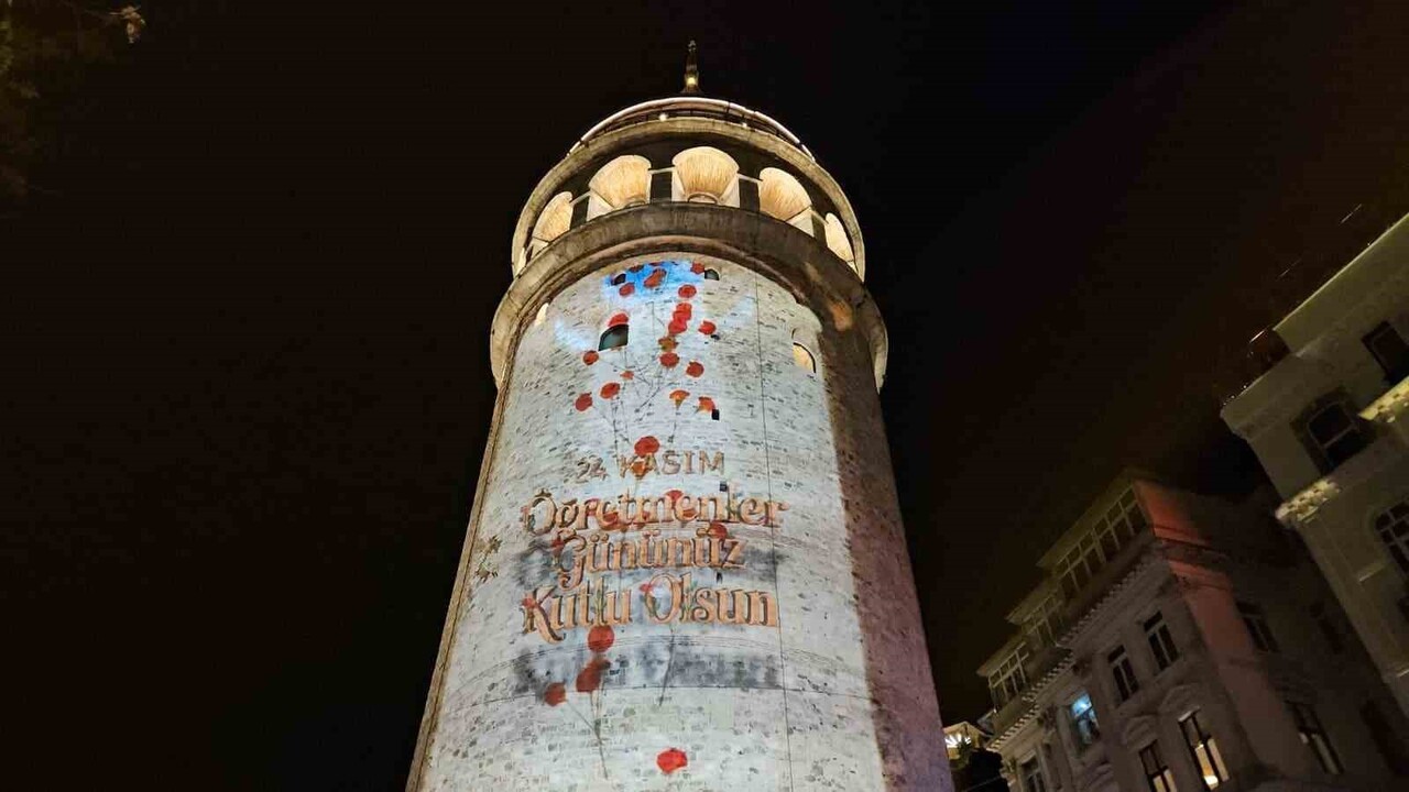 GALATA KULESİ’NDE ÖĞRETMENLER GÜNÜ HAZIRLANAN GÖRSELLERLE KUTLANDI