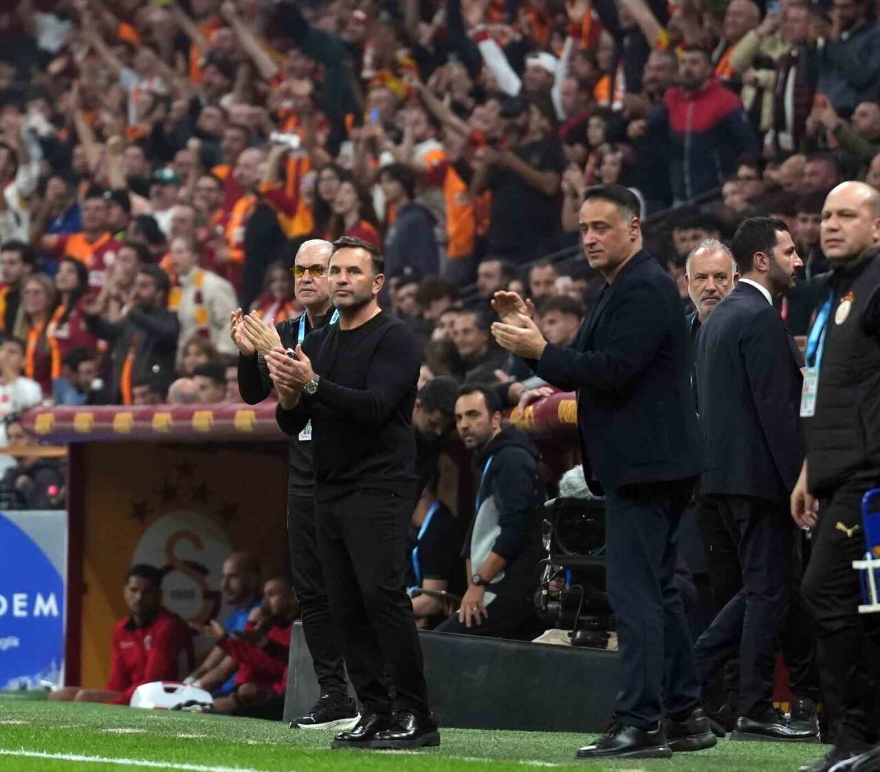 GALATASARAY TEKNİK DİREKTÖRÜ OKAN BURUK, GENÇLERBİRLİĞİ TEKNİK DİREKTÖRÜ VOLKAN DEMİREL İLE KARŞI...