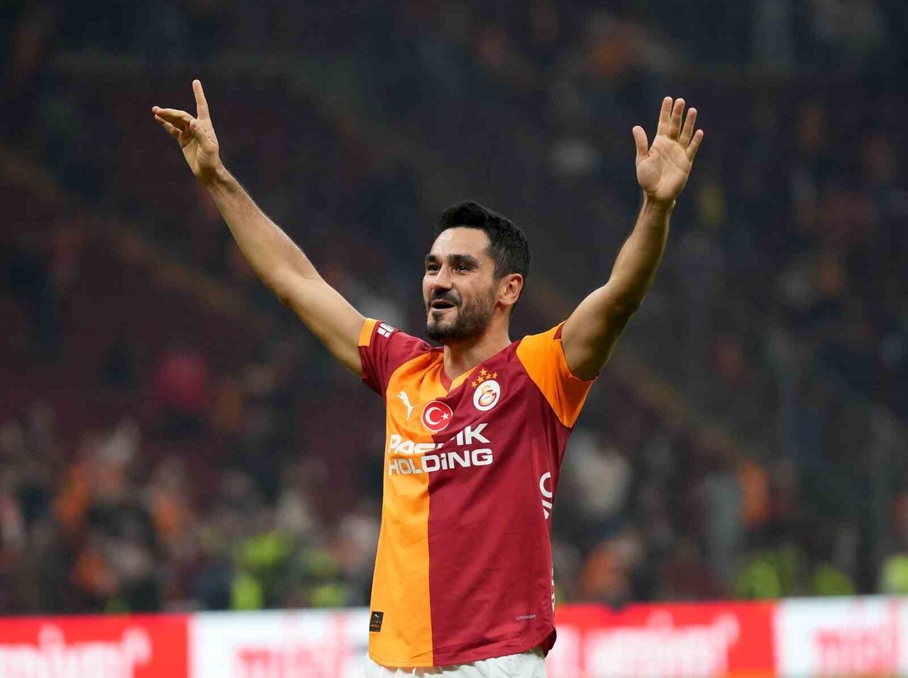 GALATASARAYLI FUTBOLCU İLKAY GÜNDOĞAN, SAKATLIĞININ ARDINDAN FORMA GİYDİĞİ GENÇLERBİRLİĞİ MAÇINDA...