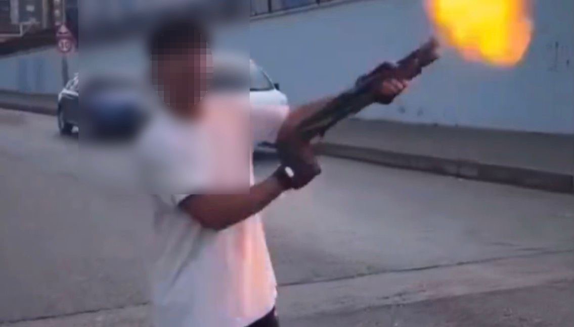GAZİANTEP'TE ŞOK GÖRÜNTÜLER: 3 ŞAHIS POMPALI TÜFEKLE RASTGELE ATEŞ AÇTI