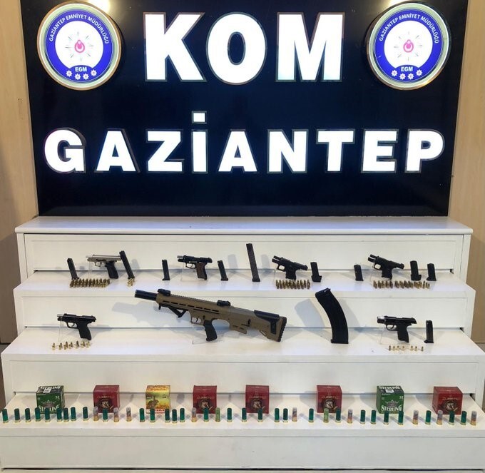 GAZİANTEP’TE 7 KAÇAK SİLAH ELE GEÇİRİLDİ: 1 ŞAHIS TUTUKLANDI