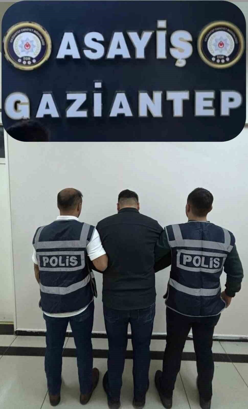 GAZİANTEP’TE POLİS EKİPLERİ TARAFINDAN ARANAN ŞAHISLARIN YAKALANMASINA YÖNELİK YAPILAN OPERASYONDA...
