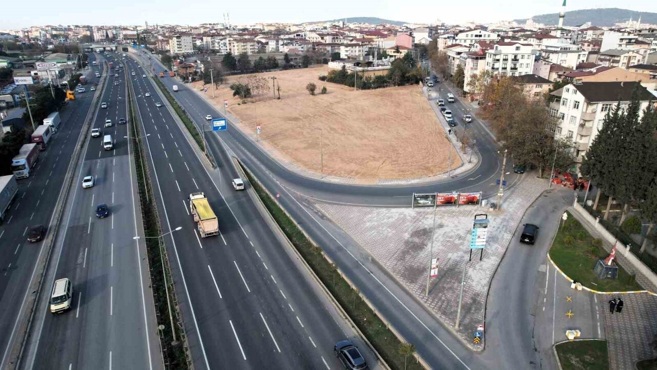 GEBZE’DE TRAFİK GÜVENLİĞİNİ VE AKICILIĞINI ARTTIRMAK AMACIYLA ESKİ BAĞDAT CADDESİ, HÜKÜMET...