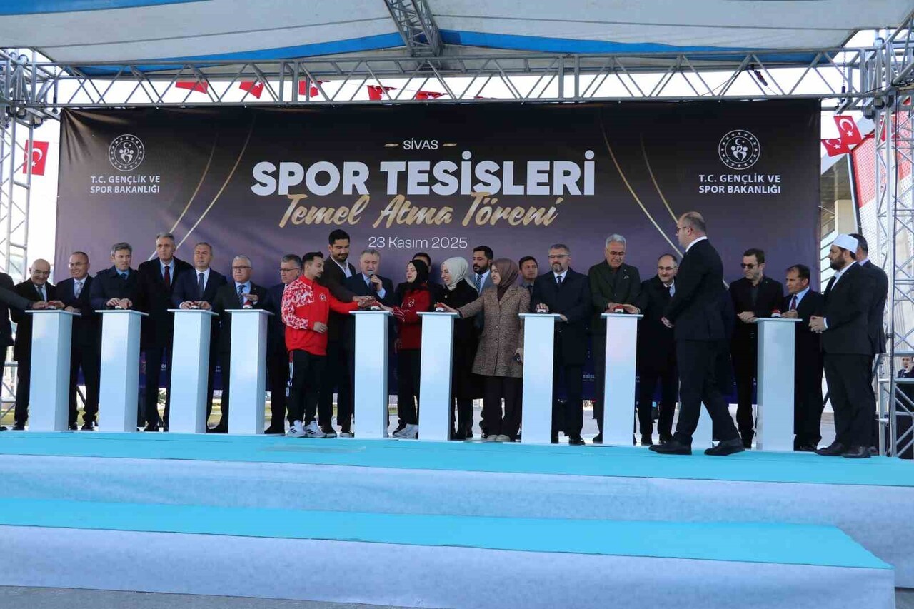 GENÇLİK VE SPOR BAKANI OSMAN AŞKIN BAK,  SPORDA DEVRİM YAŞANDIĞINI, SPORUN TOPLUMU KAYNAŞTIRAN...