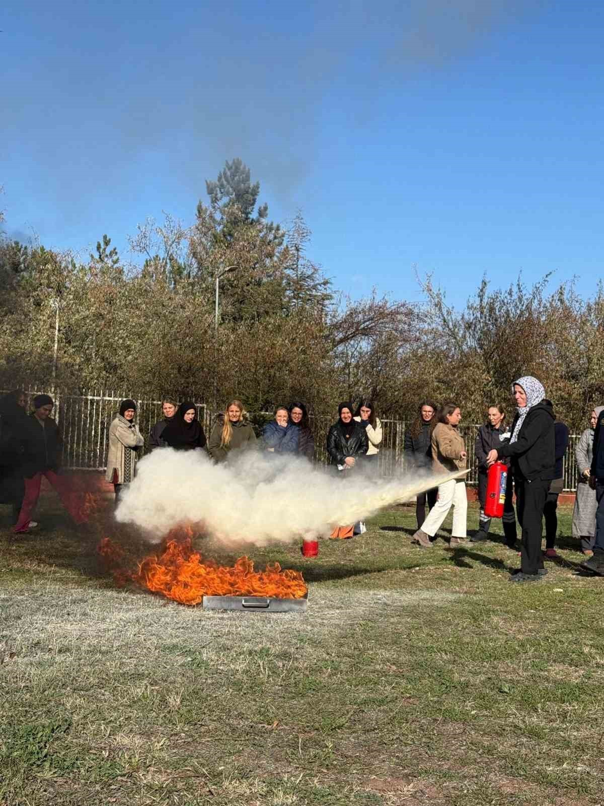 GENÇLİK VE SPOR BAKANLIĞI (GSB) ESKİŞEHİR YURDU'NDA, YURT PERSONELİNİN ACİL DURUM VE YANGIN...