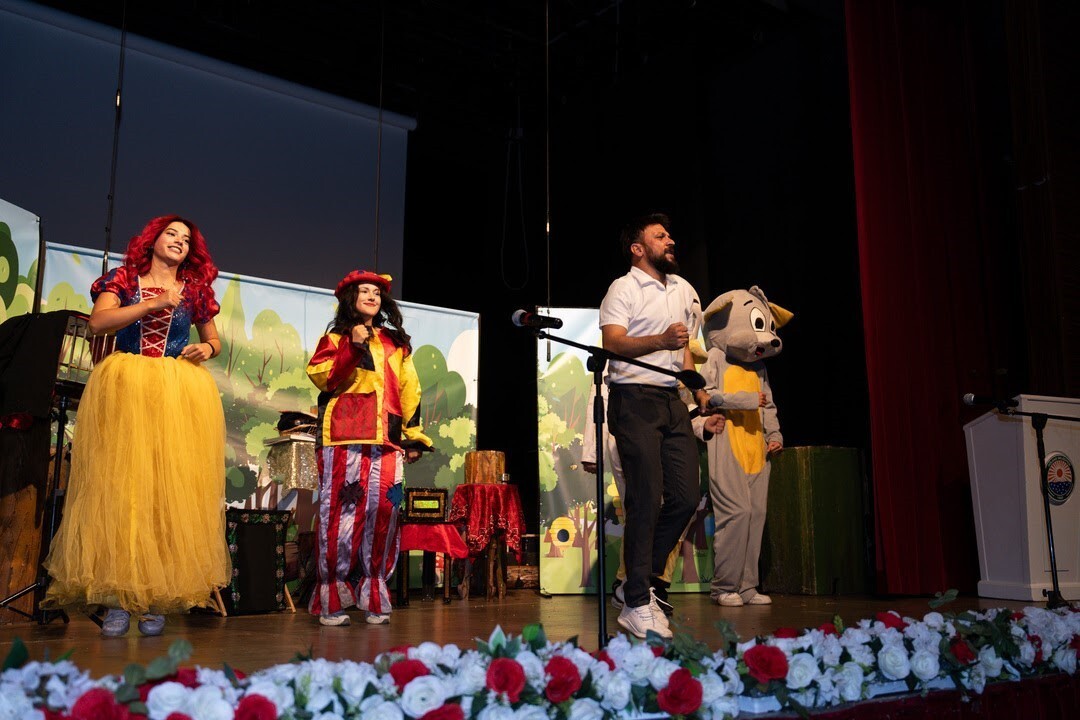 GÖLBAŞI BELEDİYESİ, ARA TATİL DÖNEMİNDE DÜZENLEDİĞİ ‘ÇOCUK TİYATROSU GÜNLERİ’NE 4 BİN 123 ÇOCUK...