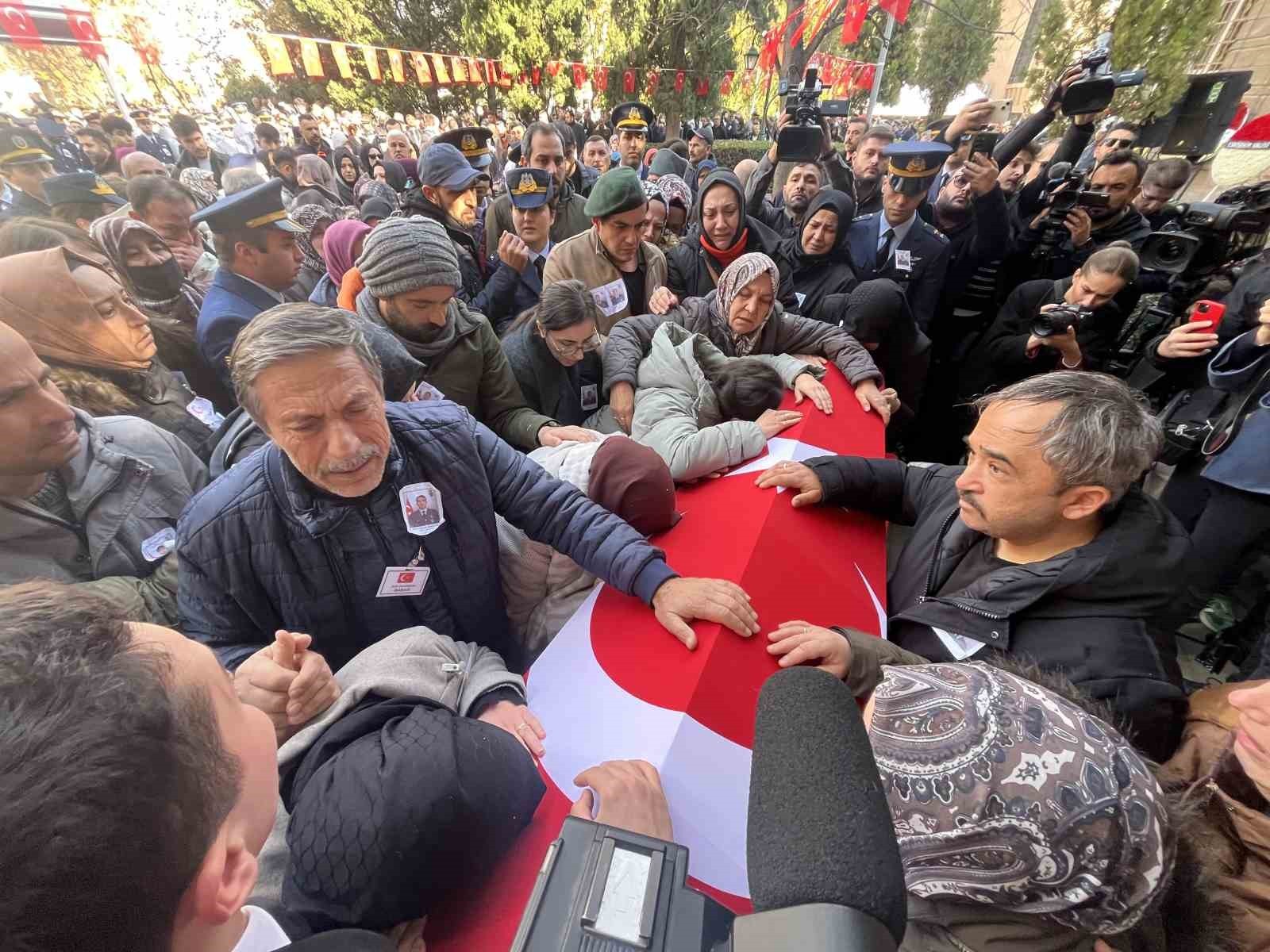 GÜRCİSTAN'DA DÜŞEN ASKERİ KARGO UÇAĞINDA 20 ŞEHİTTEN BİRİ OLAN 27 YAŞINDAKİ ESKİŞEHİRLİ ŞEHİT HAVA...