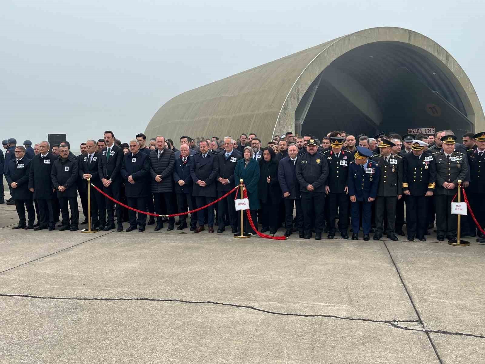 GÜRCİSTAN'DAKİ UÇAK KAZASINDA ŞEHİT OLAN BURSALI BİNBAŞI SERDAR USLU İLE ASTSUBAY RAMAZAN YAĞIZ...