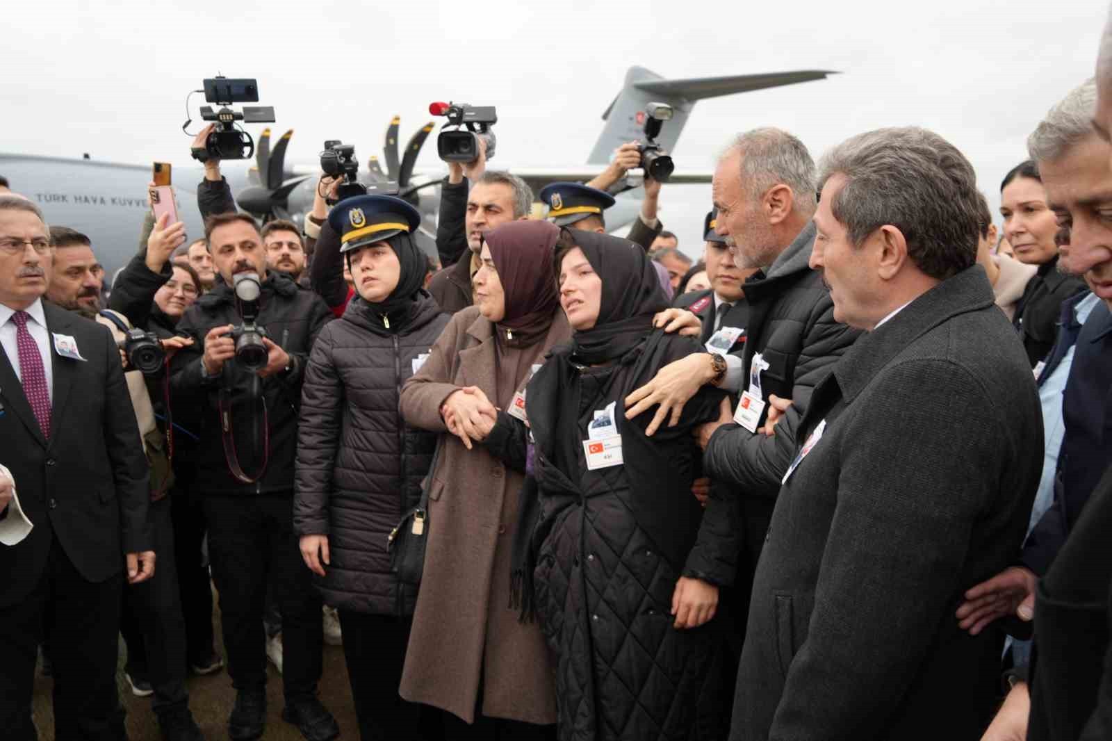 GÜRCİSTAN’DA ASKERİ UÇAK DÜŞMESİ SONUCU ŞEHİT OLAN ASKERLERDEN ASTSUBAY ÜSTÇAVUŞ EMRE ALTIOK'UN...