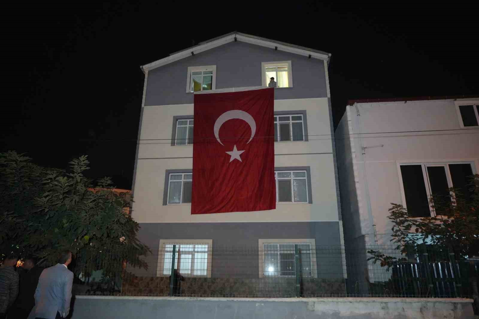 GÜRCİSTAN’DA TÜRK SİLAHLI KUVVETLERİNE AİT KARGO UÇAĞININ DÜŞMESİ SONUCU ŞEHİT OLAN HAVA UÇAK...