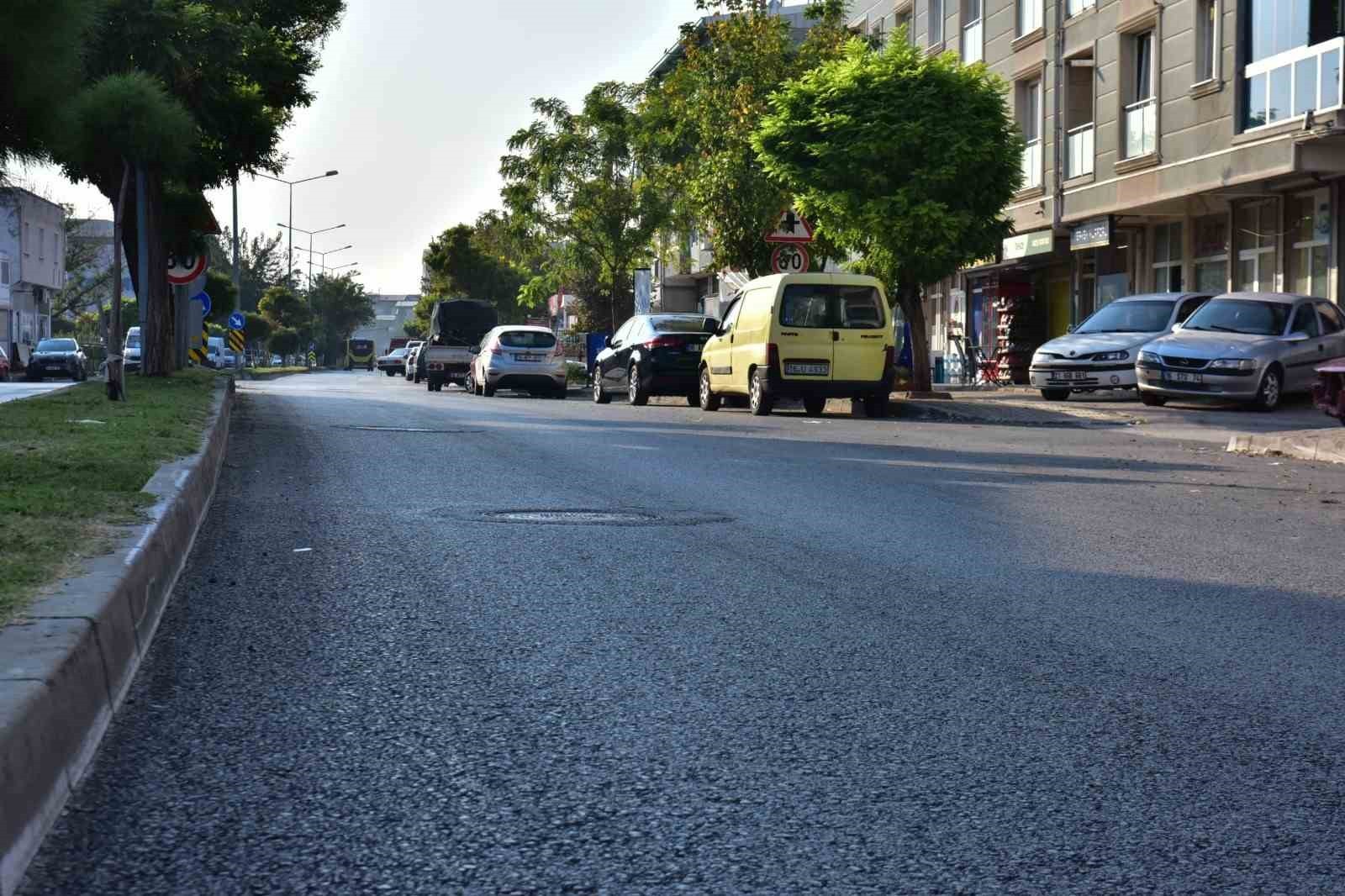 GÜRSU'DA ASFALT YENİLEME VE YOL GENİŞLETME ÇALIŞMALARI SÜRÜYOR
